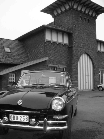 t3 toren BBB black n white